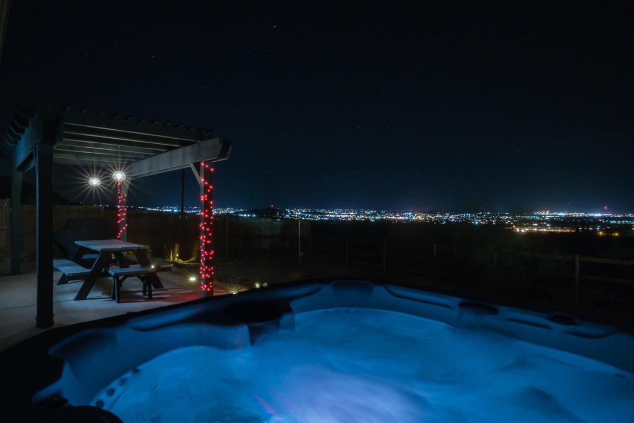 Desert Twilight 29 - Hot Tub & Ev Charger Twentynine Palms Bagian luar foto