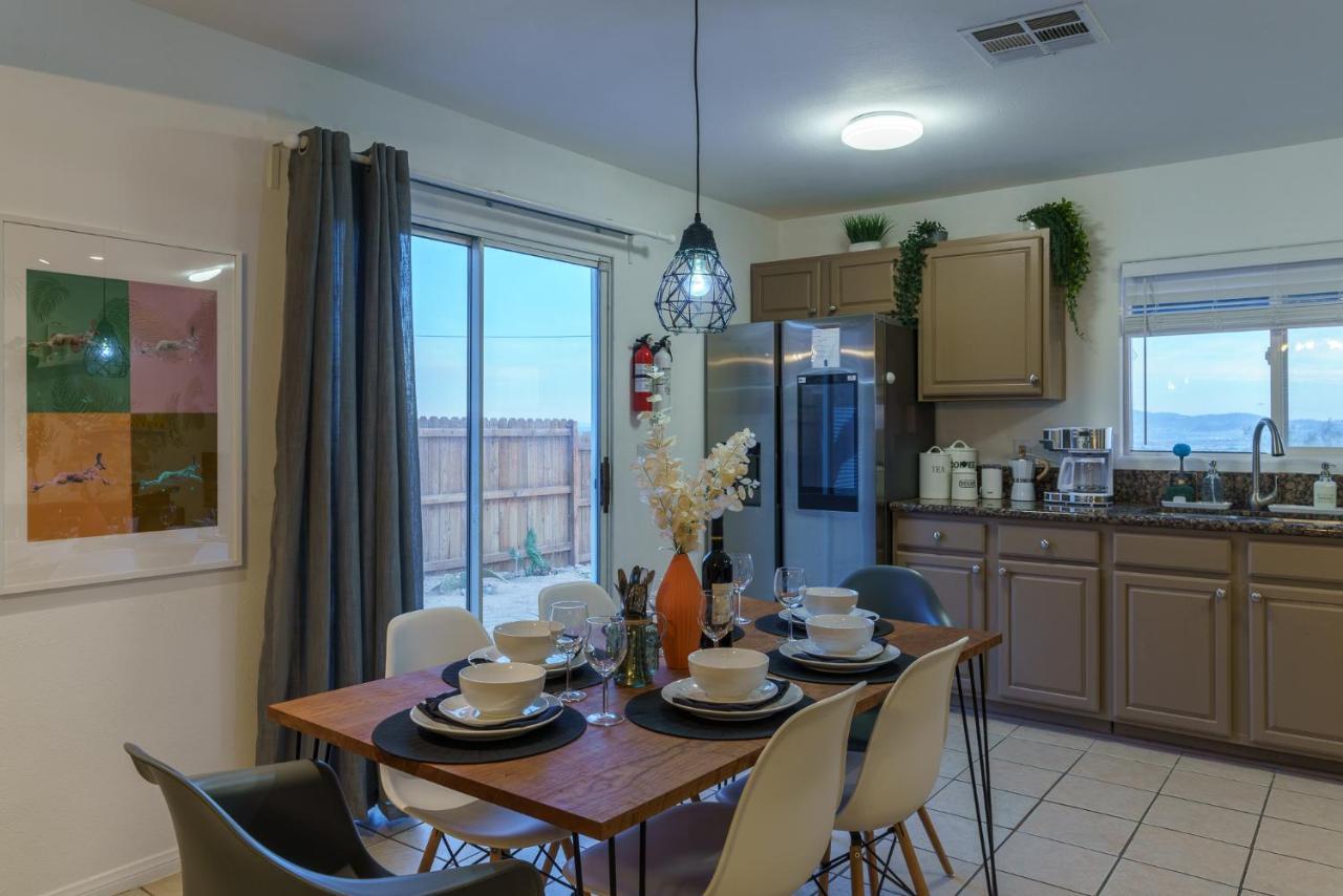 Desert Twilight 29 - Hot Tub & Ev Charger Twentynine Palms Bagian luar foto