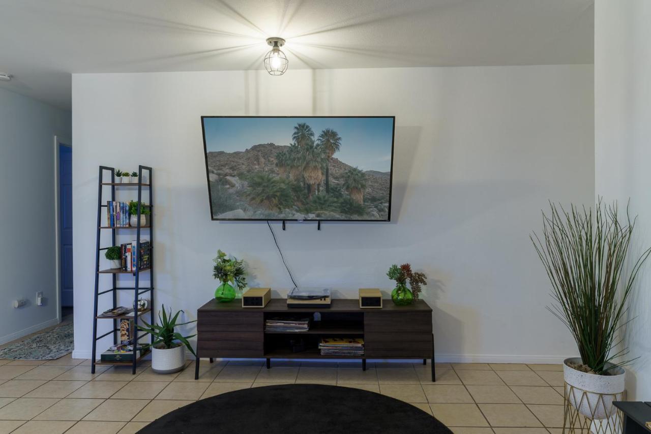 Desert Twilight 29 - Hot Tub & Ev Charger Twentynine Palms Bagian luar foto