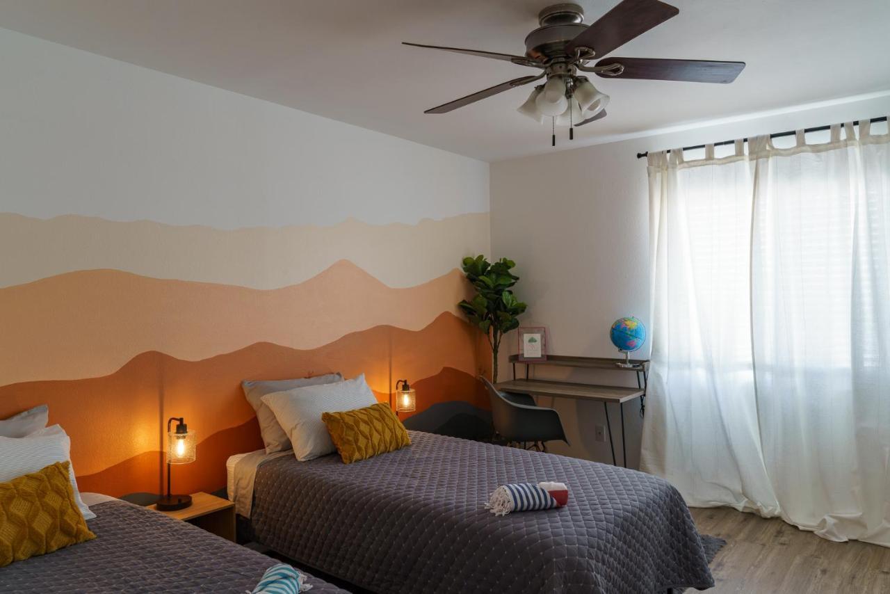 Desert Twilight 29 - Hot Tub & Ev Charger Twentynine Palms Bagian luar foto