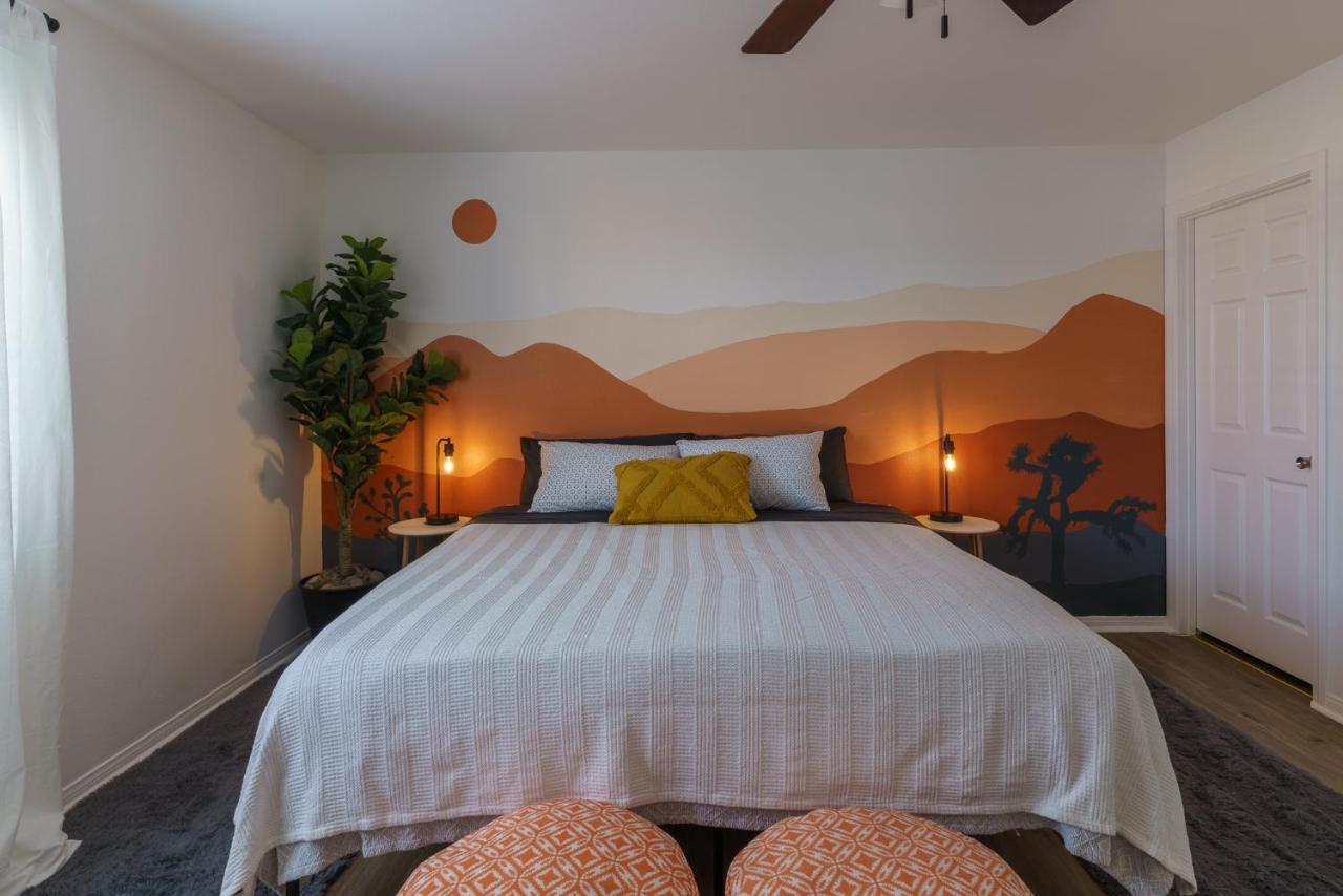 Desert Twilight 29 - Hot Tub & Ev Charger Twentynine Palms Bagian luar foto
