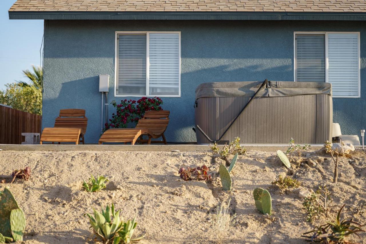 Desert Twilight 29 - Hot Tub & Ev Charger Twentynine Palms Bagian luar foto