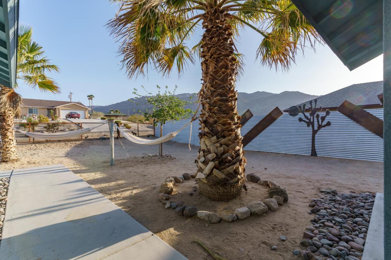 Desert Twilight 29 - Hot Tub & Ev Charger Twentynine Palms Bagian luar foto