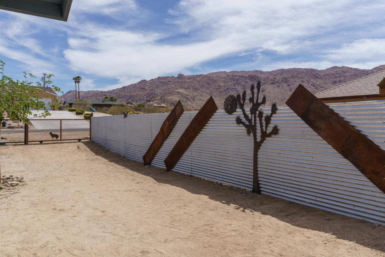 Desert Twilight 29 - Hot Tub & Ev Charger Twentynine Palms Bagian luar foto